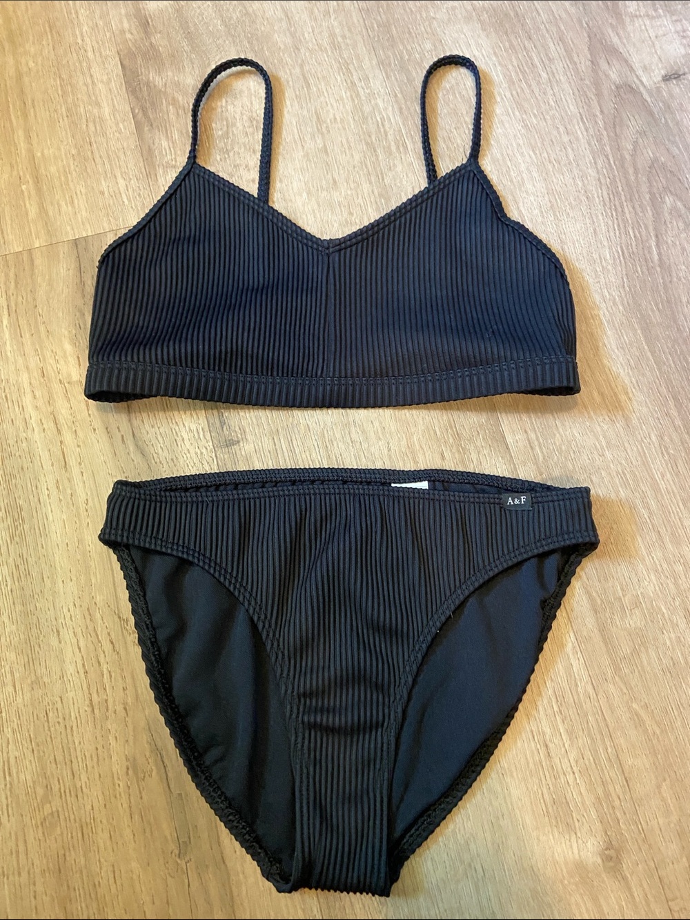 abercrombie kids Black Ribbed Bikini Set Size 13/14 bottom 15/16 Top EUC